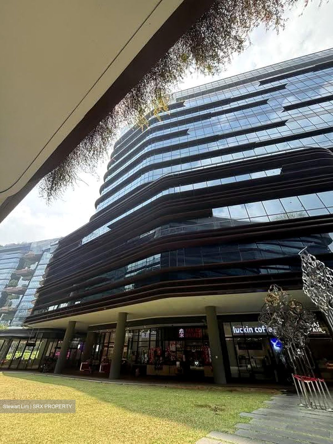 Woods Square (D25), Office #611010681